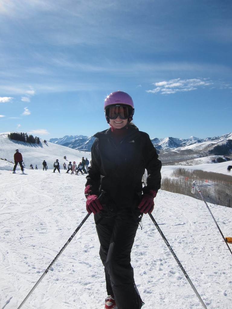 Michelle Dudash skiing