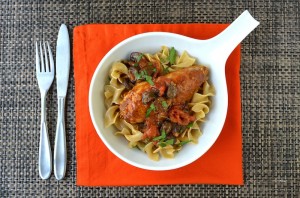 Slow Cooker Hungarian-Style Chicken with Tomatoes and Mushrooms