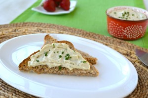 Creamy Rosemary-Chive Cashew Spread